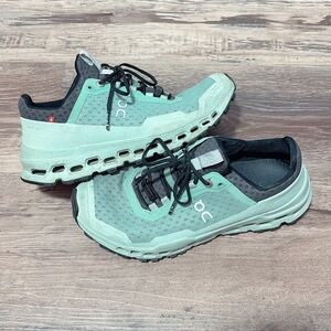 On Women's Athletic Shoes - Mint and Black